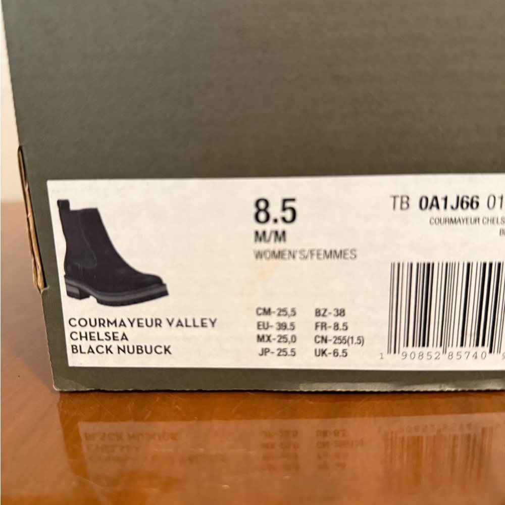 Timberland black suede Chelsea boots size 8.5 - Picture 6 of 7